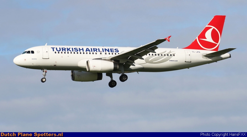 TC-JPN Airbus A320 Turkish Airlines by HansFXX