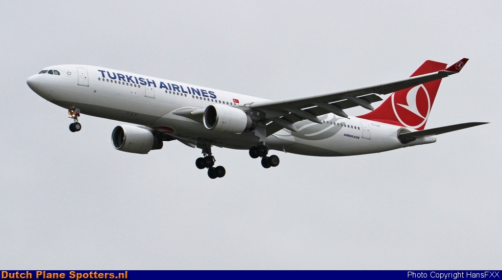 TC-LOI Airbus A330-200 Turkish Airlines by HansFXX