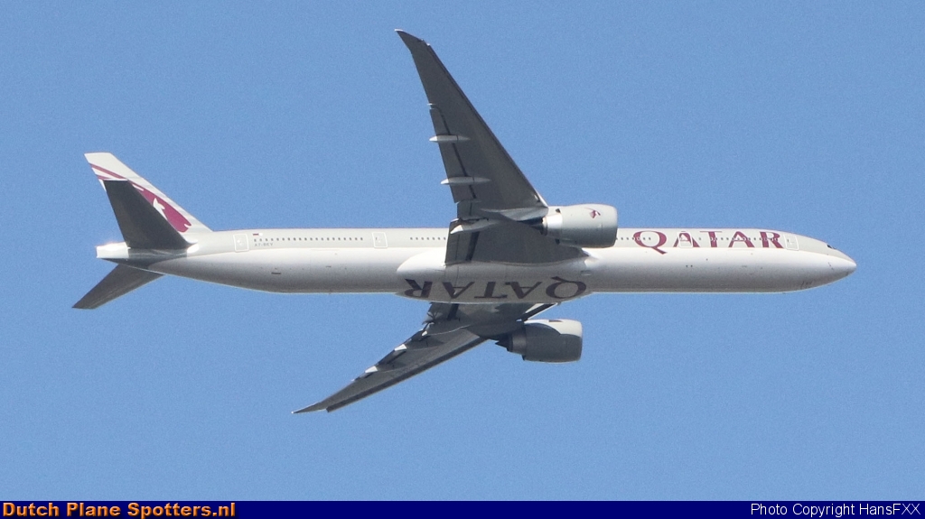A7-BEV Boeing 777-300 Qatar Airways by HansFXX