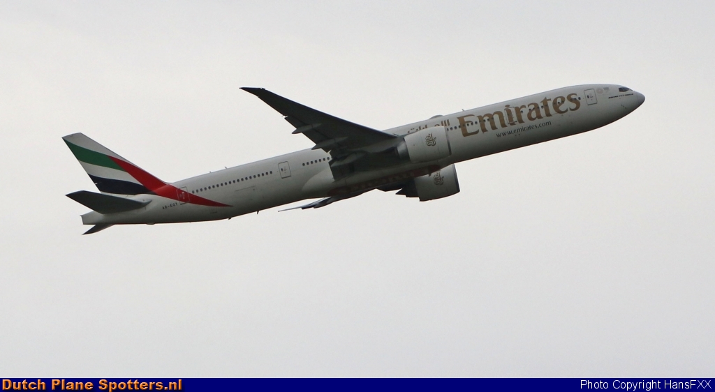 A6-EGY Boeing 777-300 Emirates by HansFXX