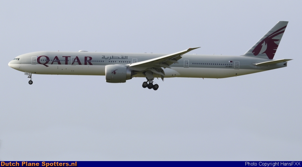 A7-BEX Boeing 777-300 Qatar Airways by HansFXX