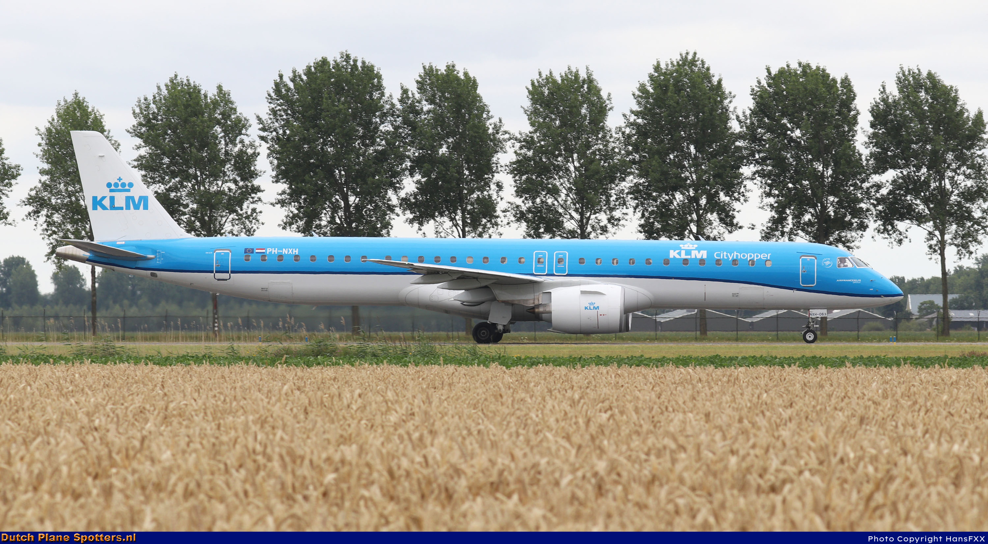 PH-NXH Embraer 195 E2 KLM Cityhopper by HansFXX