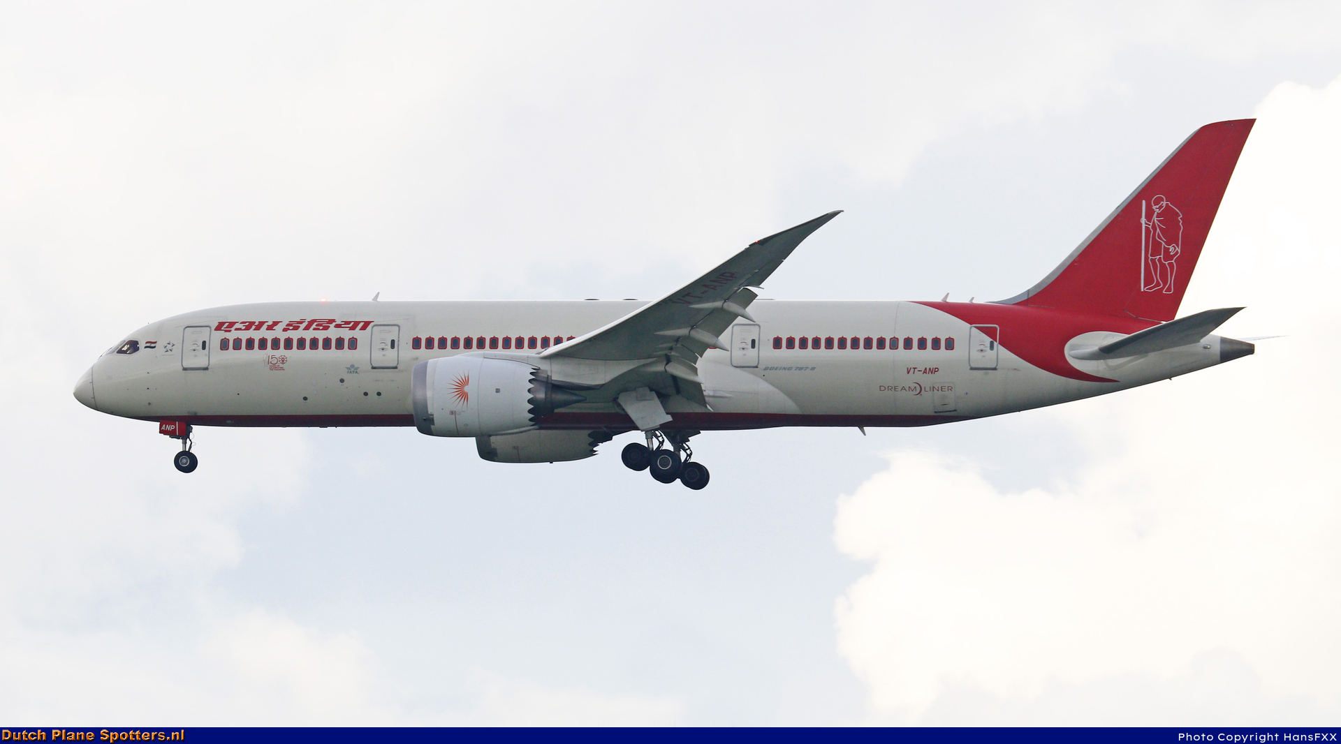 VT-ANP Boeing 787-8 Dreamliner Air India by HansFXX
