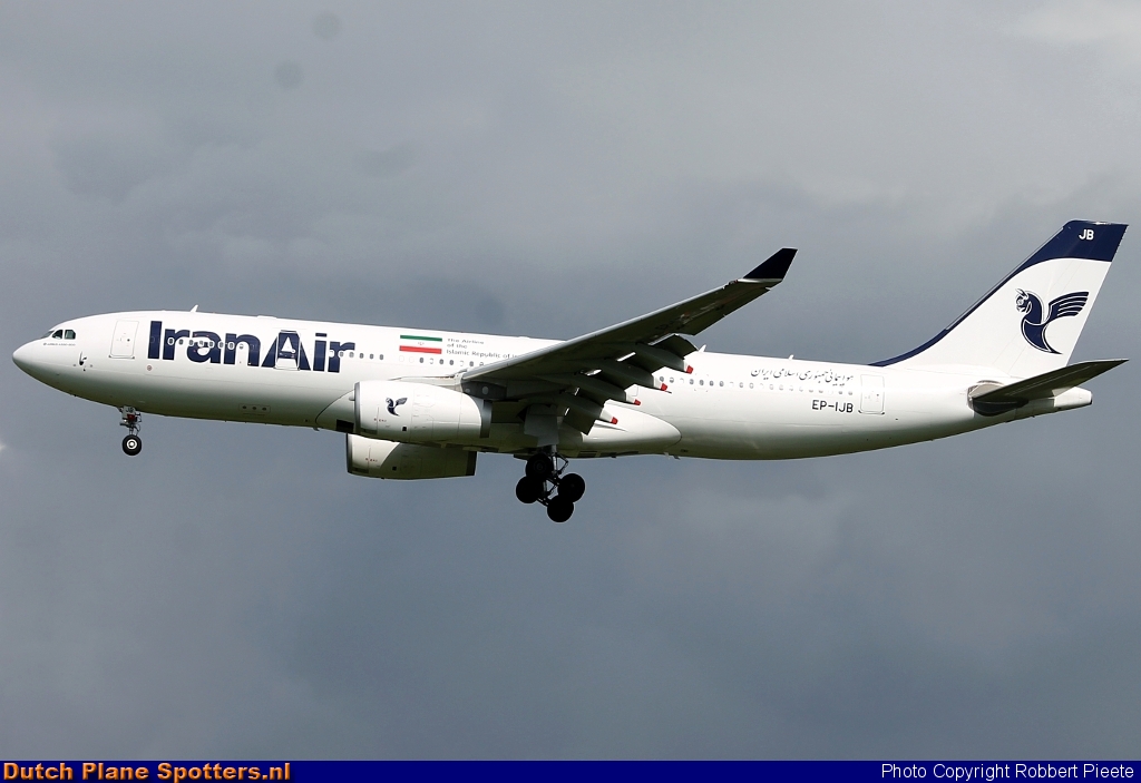 EP-IJB Airbus A330-200 Iran Air by Robbert Pieete