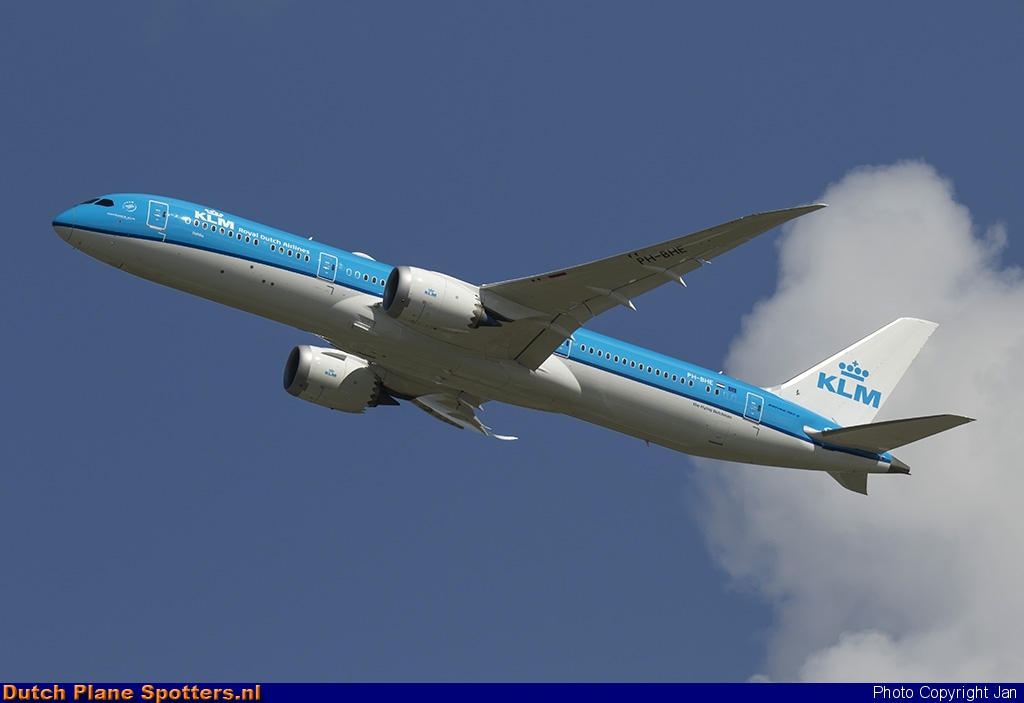 PH-BHE Boeing 787-9 Dreamliner KLM Royal Dutch Airlines by Jan