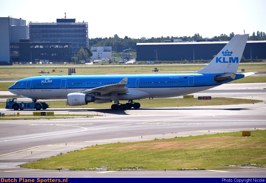 PH-AOC Airbus A330-200 KLM Royal Dutch Airlines by Nicole