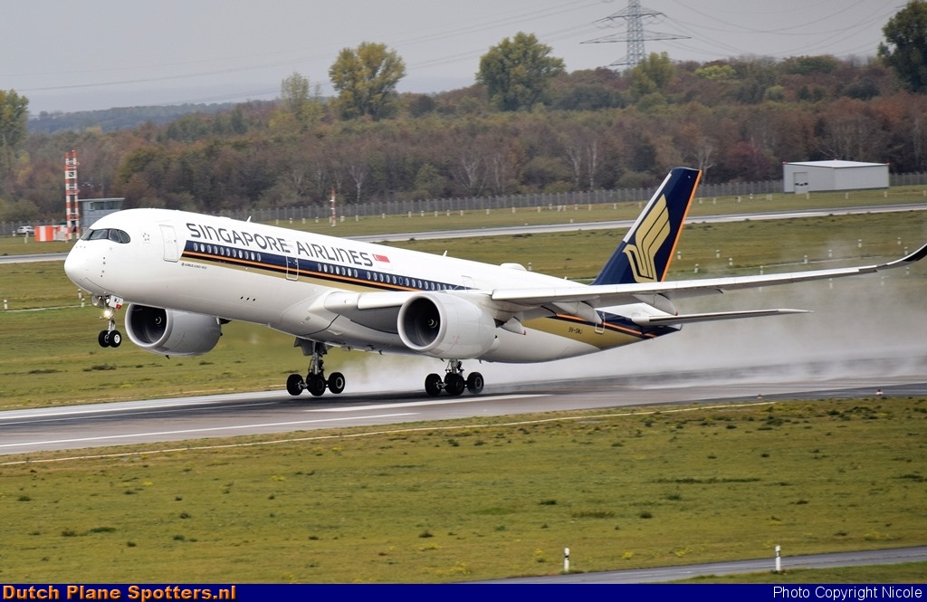 9V-SMJ Airbus A350-900 Singapore Airlines by Nicole
