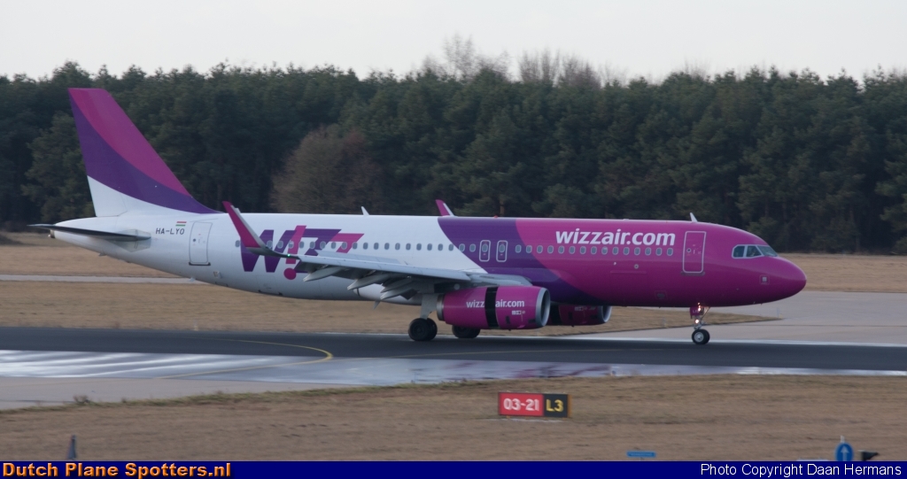 HA-LYO Airbus A320 Wizz Air by Daan Hermans
