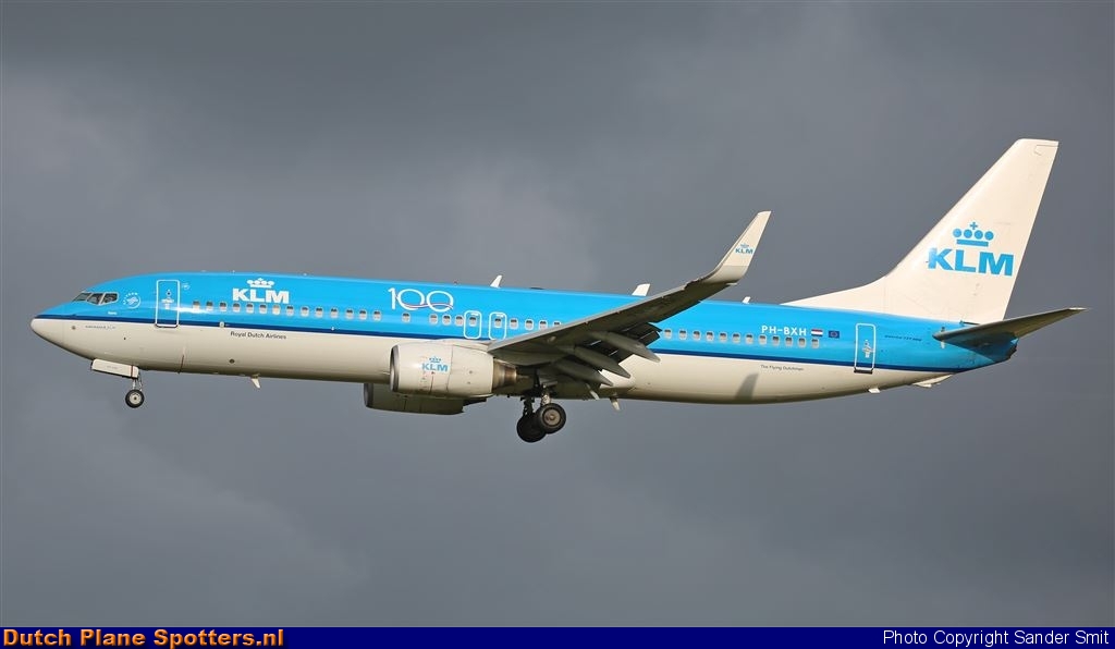 PH-BXH Boeing 737-800 KLM Royal Dutch Airlines by Sander Smit