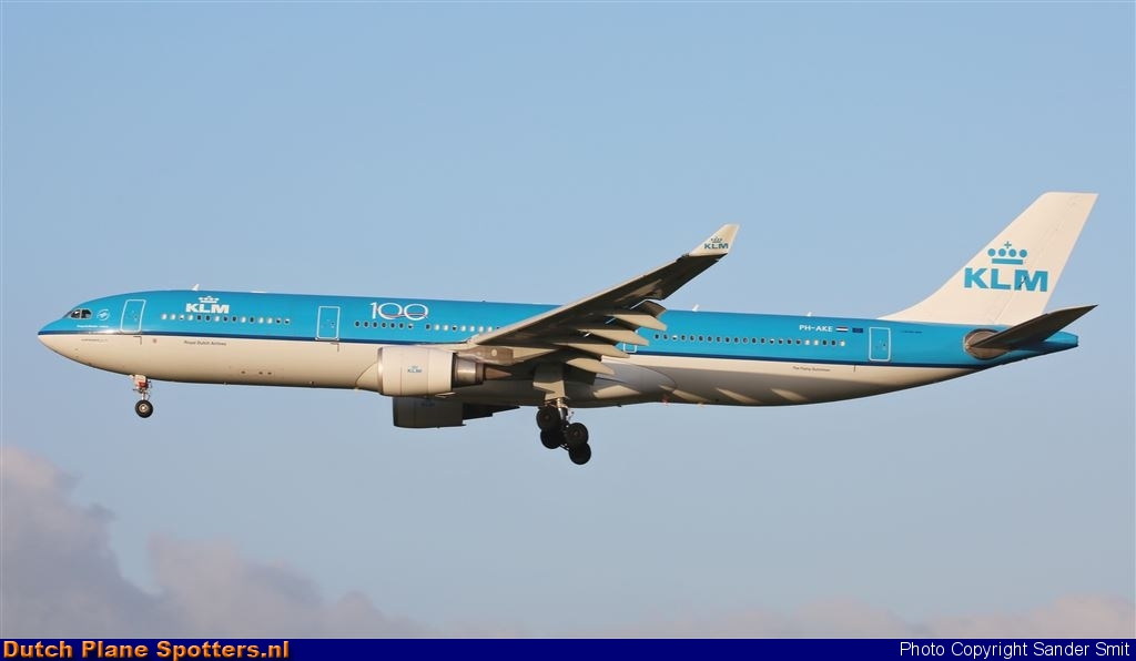 PH-AKE Airbus A330-300 KLM Royal Dutch Airlines by Sander Smit