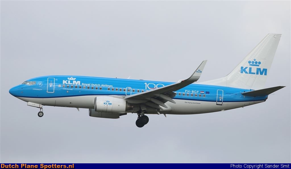 PH-BGF Boeing 737-700 KLM Royal Dutch Airlines by Sander Smit