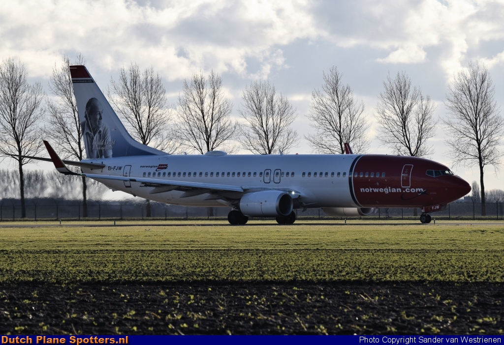 EI-FJW Boeing 737-800 Norwegian Air International by Sander van Westrienen
