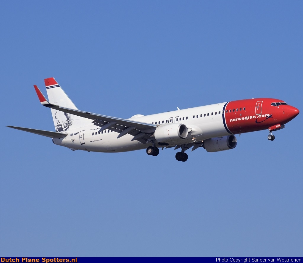 LN-NIH Boeing 737-800 Norwegian Air Shuttle by Sander van Westrienen