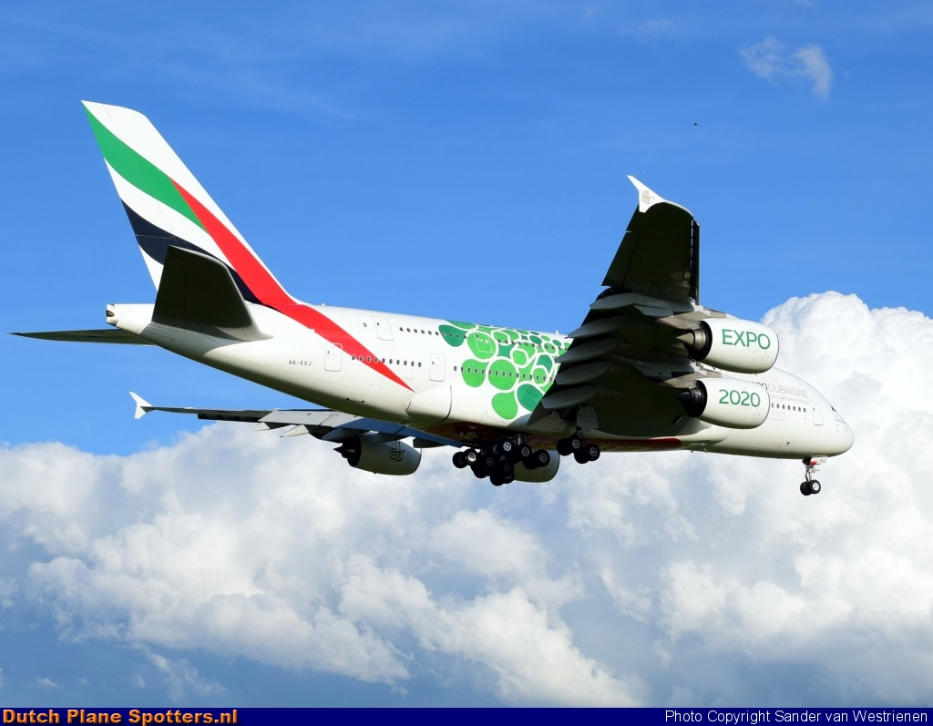 A6-EOJ Airbus A380-800 Emirates by Sander van Westrienen