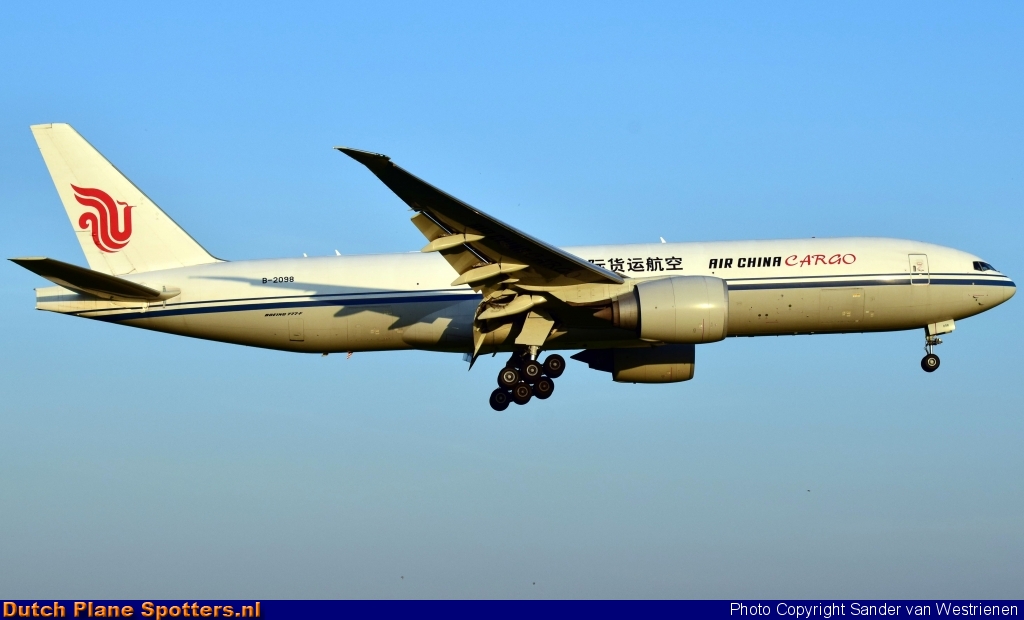 B-2098 Boeing 777-F Air China Cargo by Sander van Westrienen