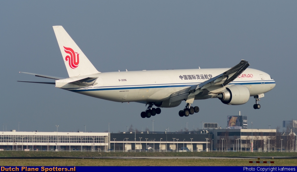 B-2096 Boeing 777-F Air China Cargo by Peter Veerman