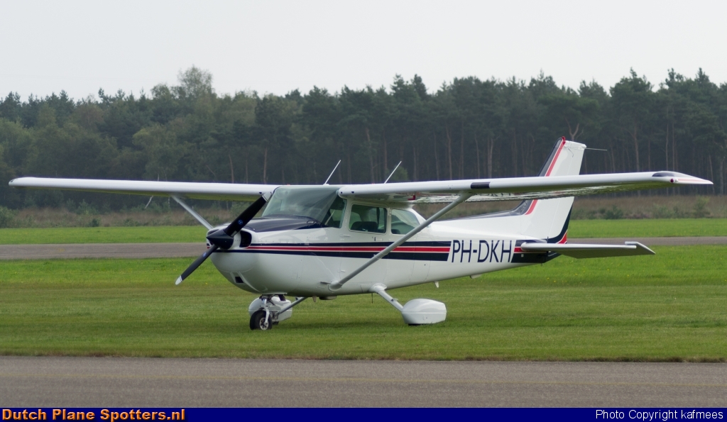 PH-DKH Cessna 172 Skyhawk II Private by Peter Veerman