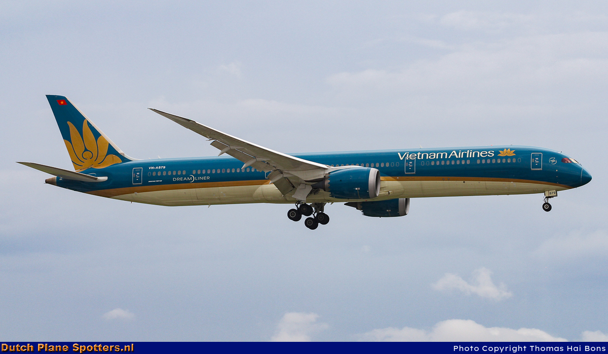 VN-A879 Boeing 787-10 Dreamliner Vietnam Airlines by Thomas Hai Bons