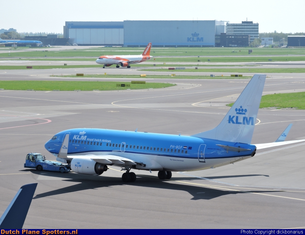PH-BGF Boeing 737-700 KLM Royal Dutch Airlines by dickbonarius