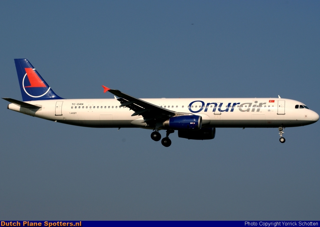 TC-OAN Airbus A321 Onur Air by Yorrick Schotten