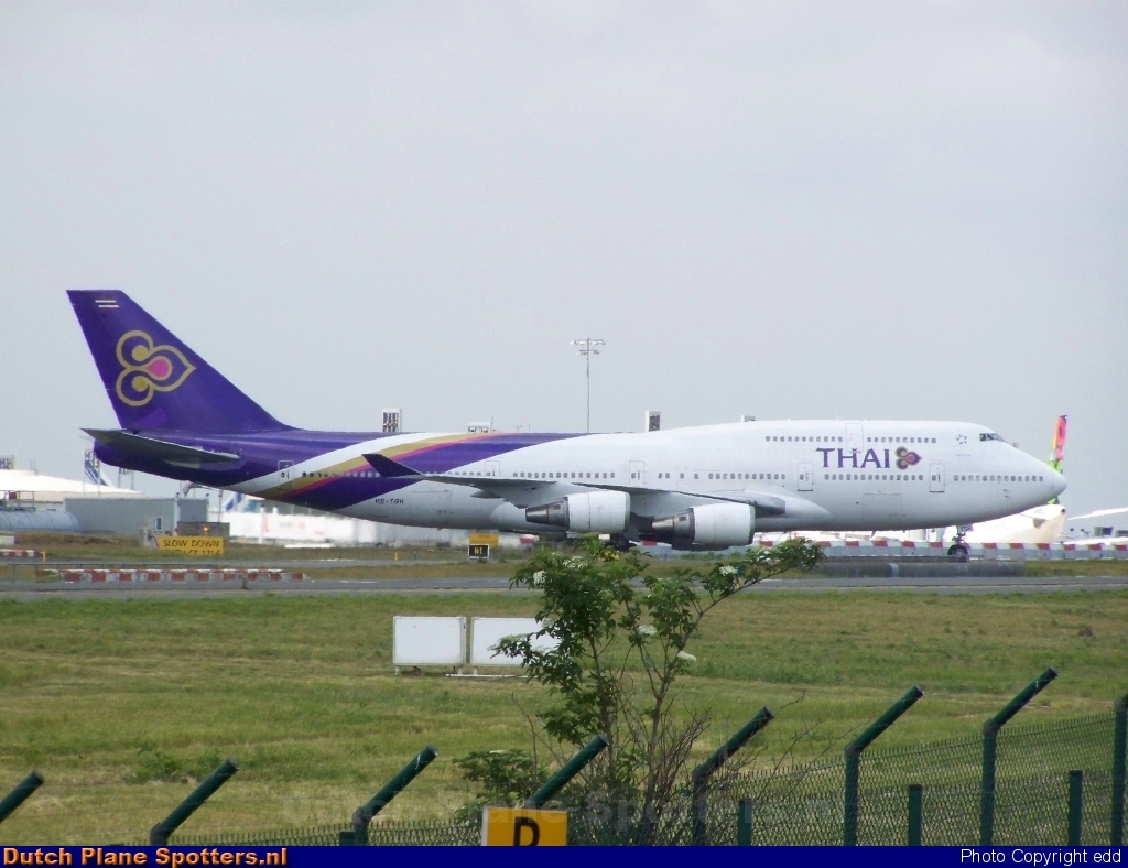HS-TGH Boeing 747-400 Thai Airways International by edd