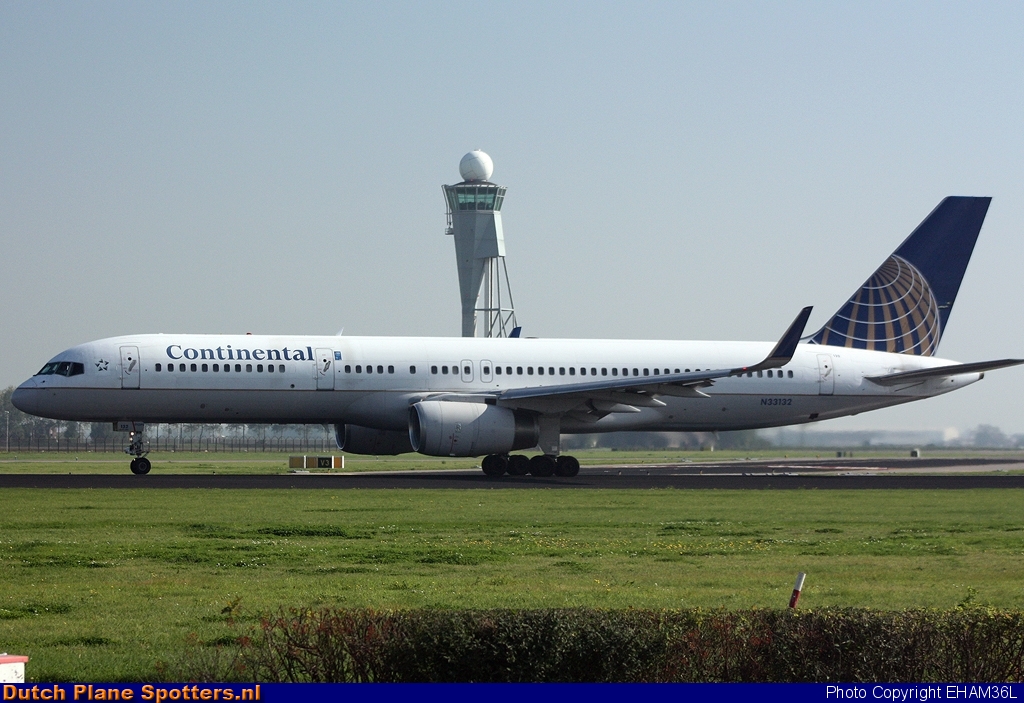N33132 Boeing 757-200 Continental Airlines by EHAM36L
