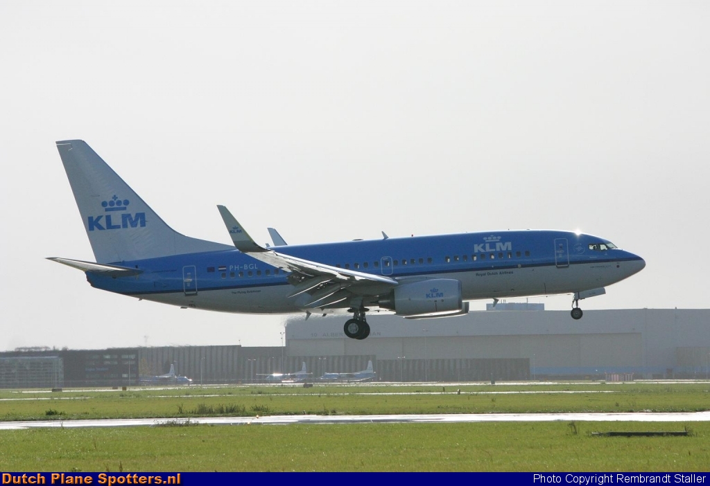 PH-BGL Boeing 737-700 KLM Royal Dutch Airlines by Rembrandt Staller