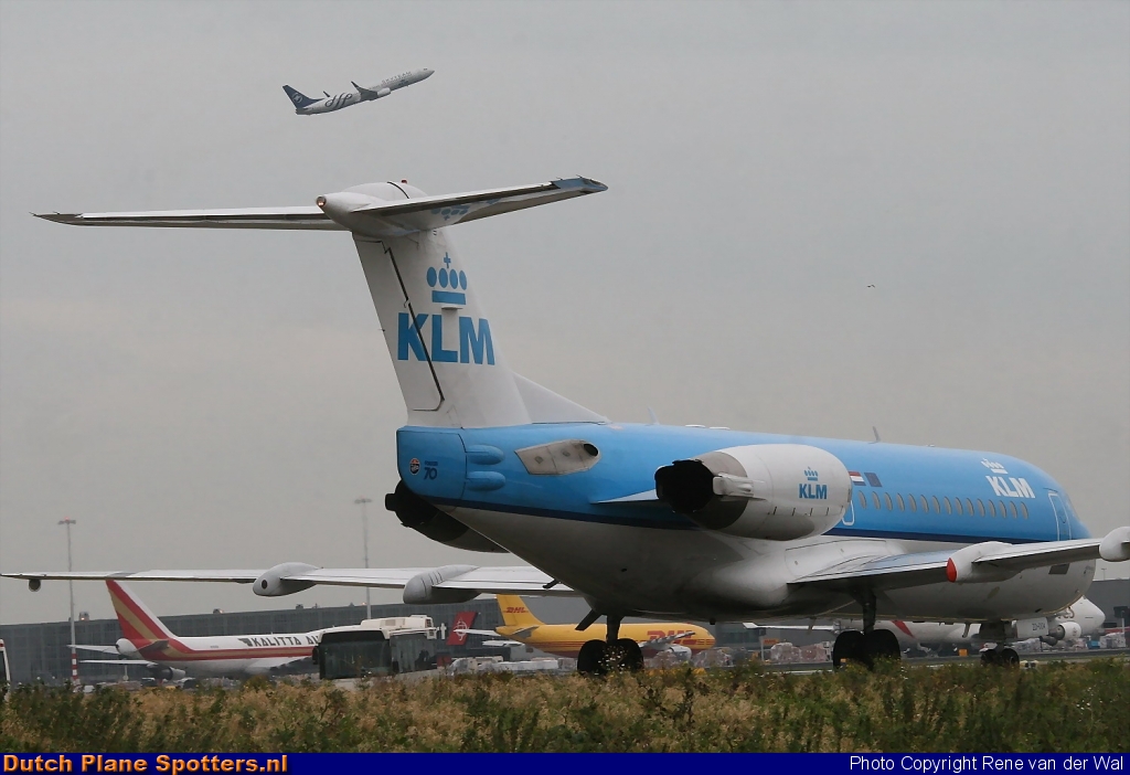 PH-KZD Fokker 70 KLM Cityhopper by Rene van der Wal