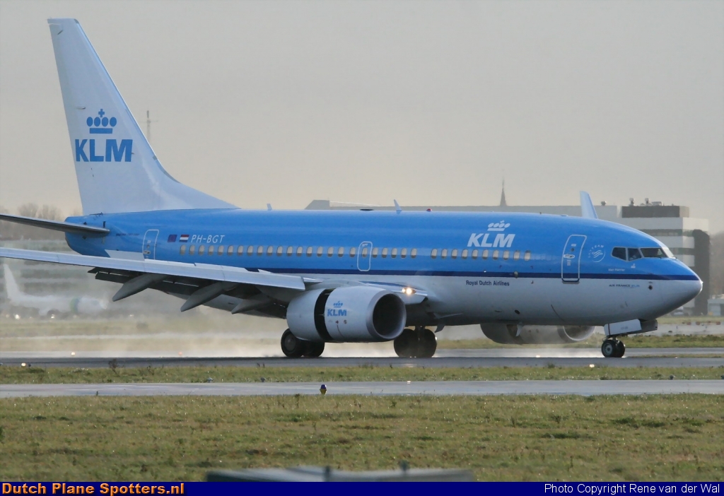 PH-BGT Boeing 737-700 KLM Royal Dutch Airlines by Rene van der Wal