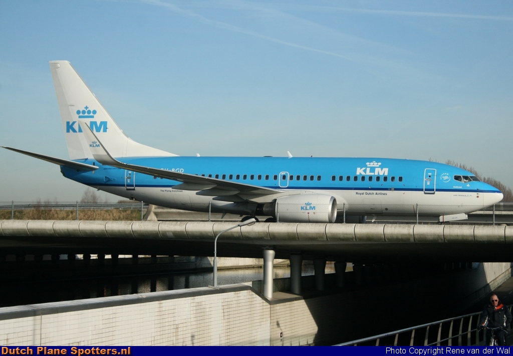 PH-BGD Boeing 737-700 KLM Royal Dutch Airlines by Rene van der Wal