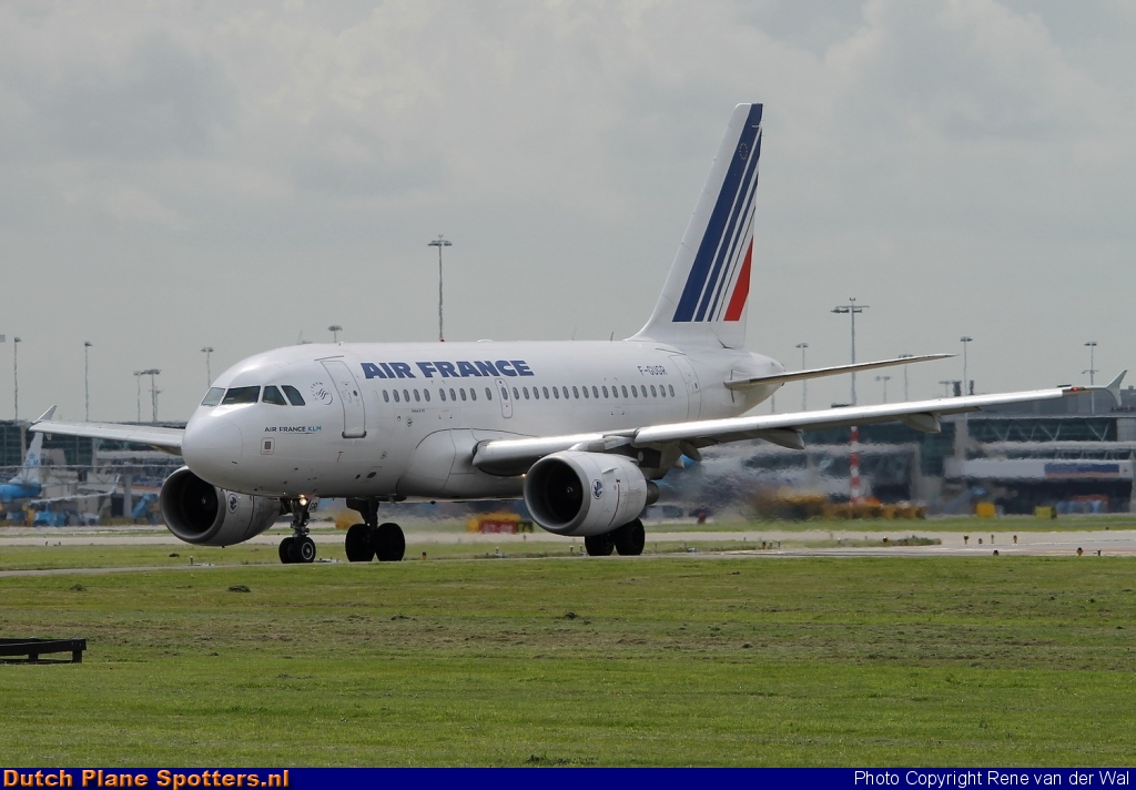 F-GUGR Airbus A318 Air France by Rene van der Wal