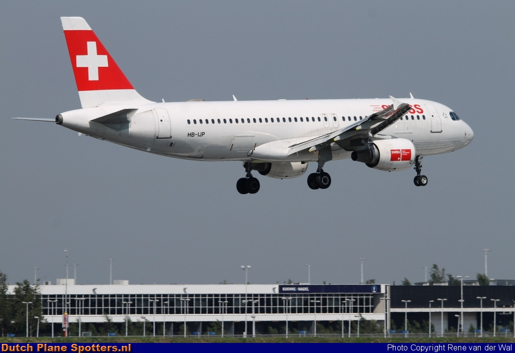 HB-IJP Airbus A320 Swiss International Air Lines by Rene van der Wal