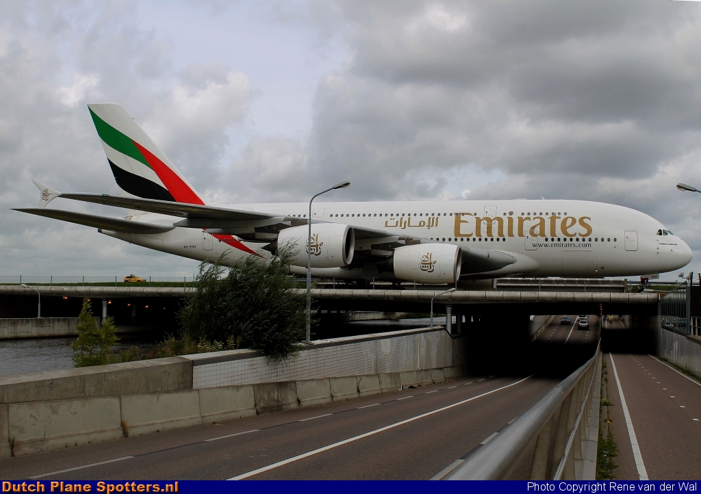A6-EDH Airbus A380-800 Emirates by Rene van der Wal
