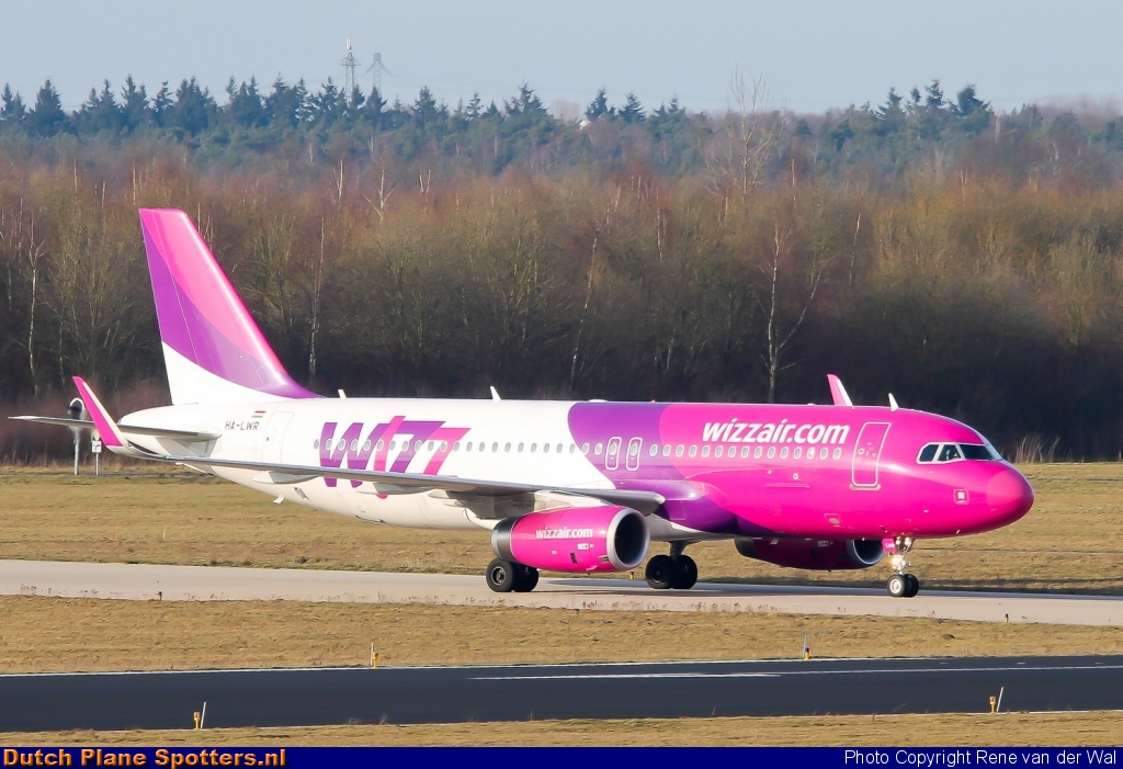 HA-LWR Airbus A320 Wizz Air by Rene van der Wal