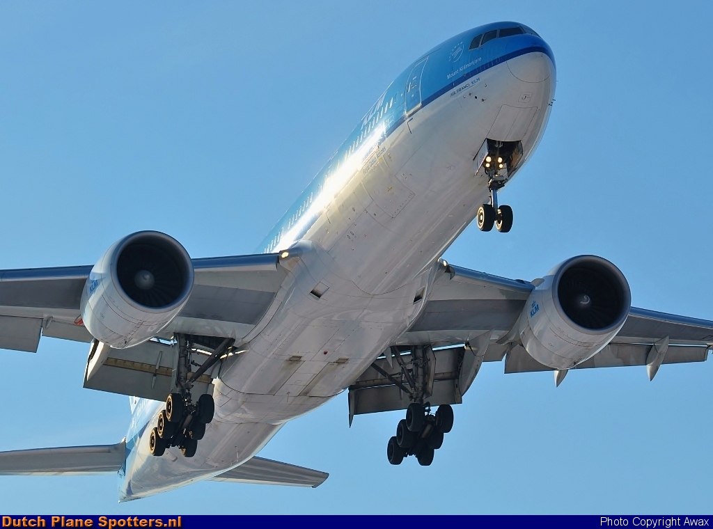 PH-BQK Boeing 777-200 KLM Royal Dutch Airlines by Awax