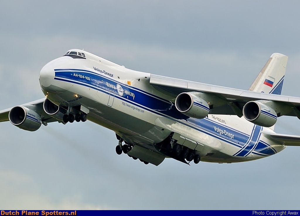 RA-82045 Antonov An-124 Volga-Dnepr Airlines by Awax