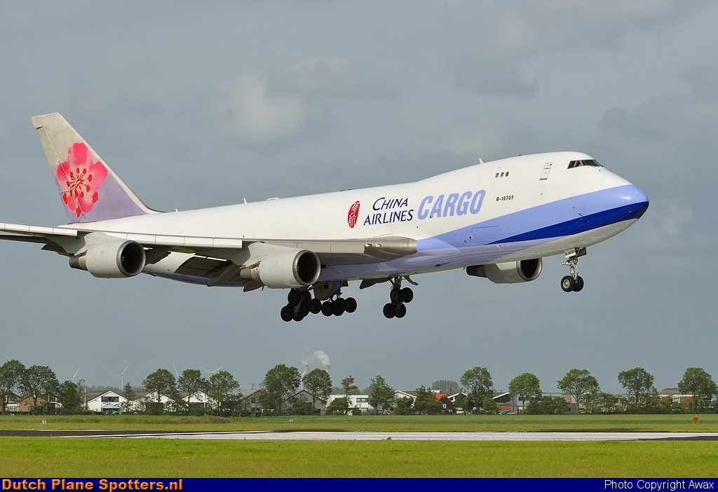 B-18707 Boeing 747-400 China Airlines Cargo by Awax