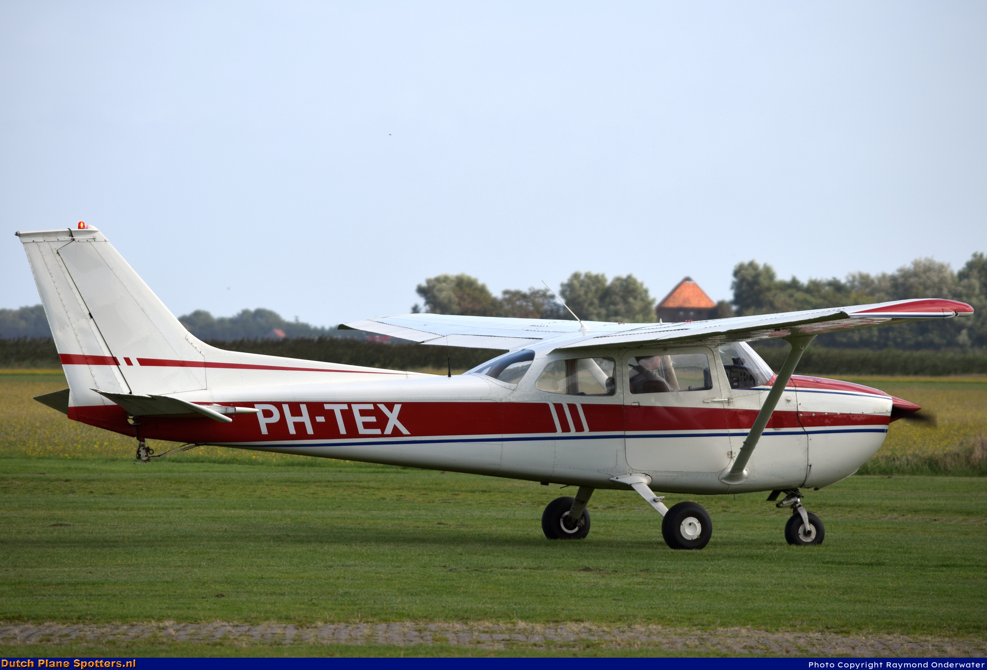 PH-TEX Cessna F172M Skyhawk Private by Raymond Onderwater
