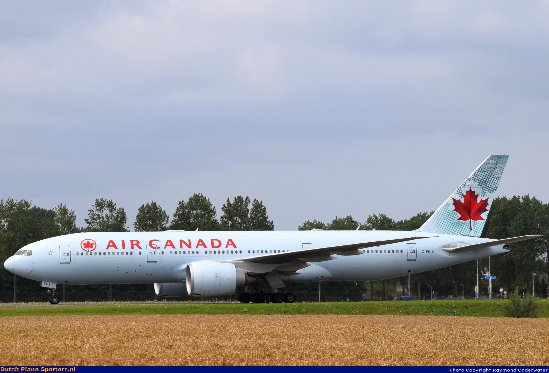 C-FIUA Boeing 777-200 Air Canada by Raymond Onderwater