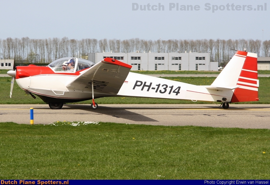 PH-1314 Scheibe SF-25C Falke Private by Erwin van Hassel