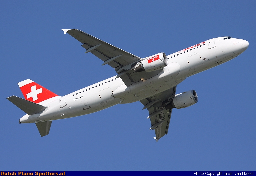HB-IJM Airbus A320 Swiss International Air Lines by Erwin van Hassel