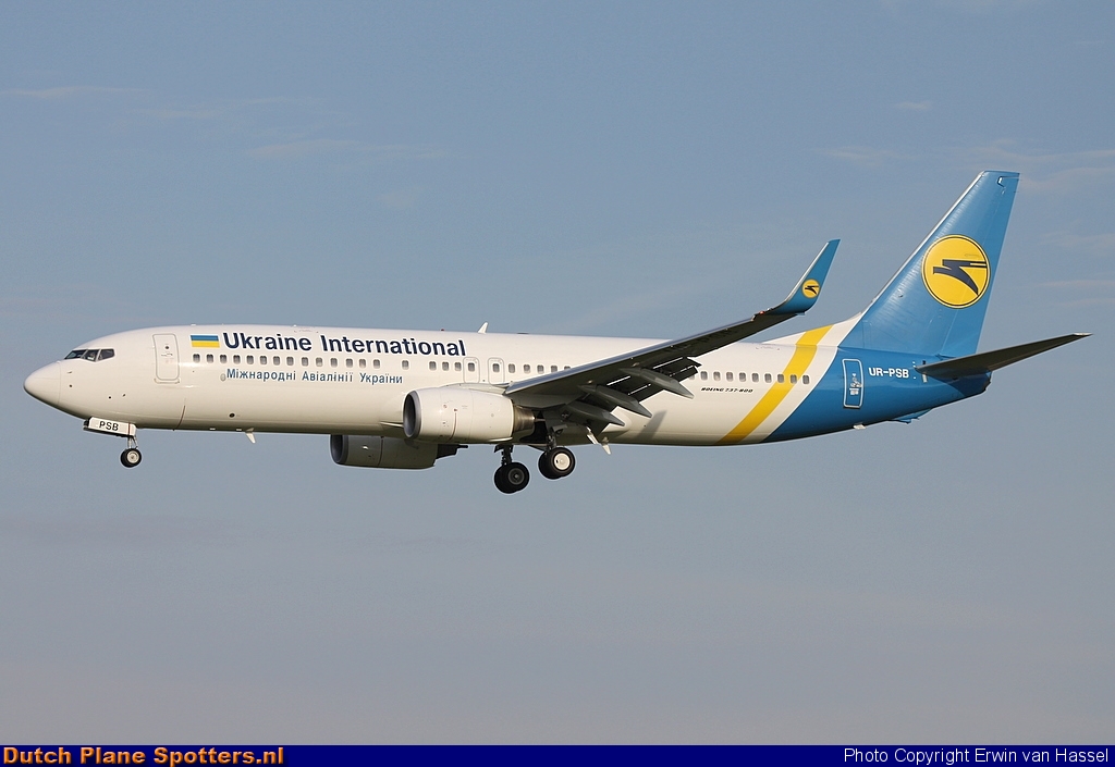 UR-PSB Boeing 737-800 Ukraine International Airlines by Erwin van Hassel