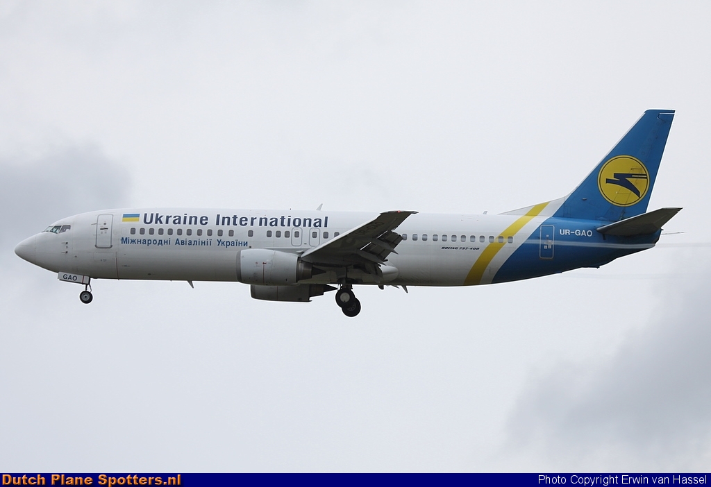 UR-GAO Boeing 737-400 Ukraine International Airlines by Erwin van Hassel