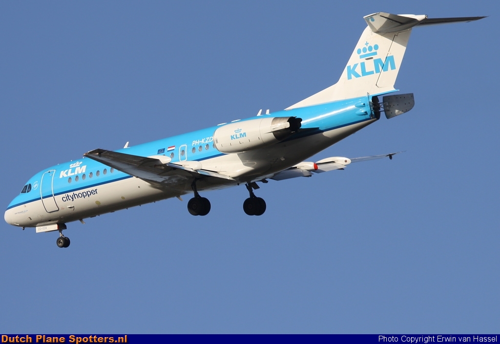 PH-KZD Fokker 70 KLM Cityhopper by Erwin van Hassel