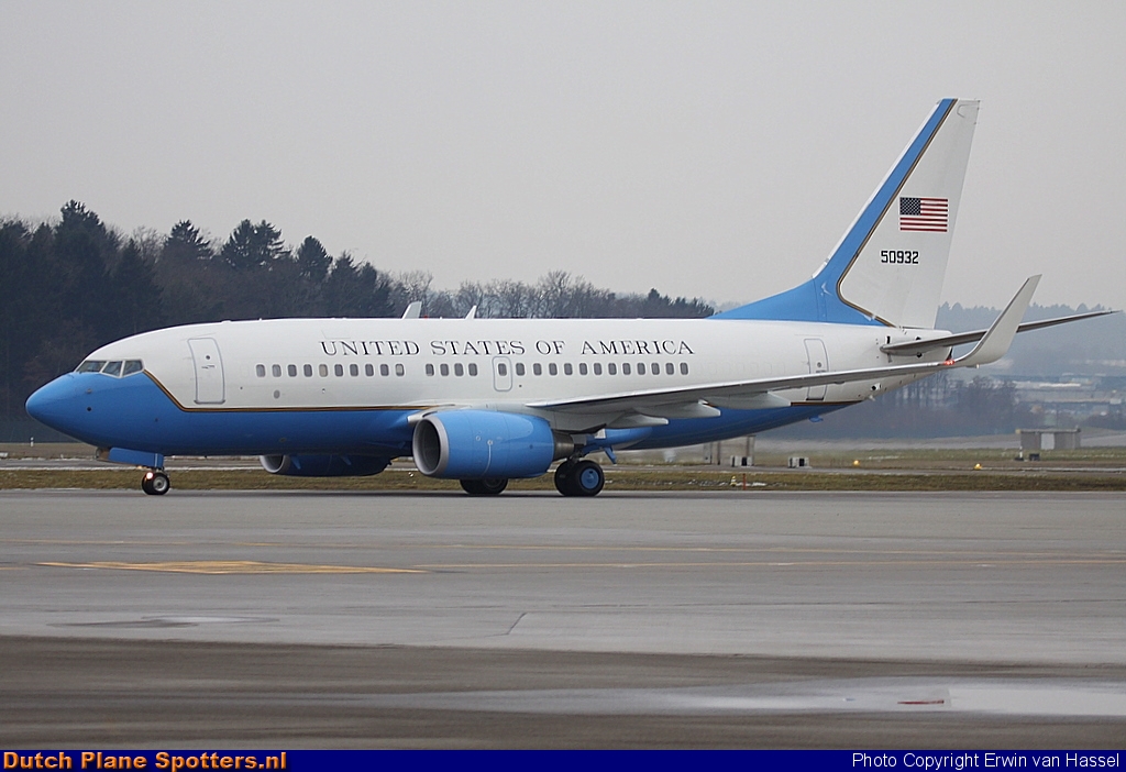 05-0932 Boeing 737-700 (C-40) MIL - US Air Force by Erwin van Hassel