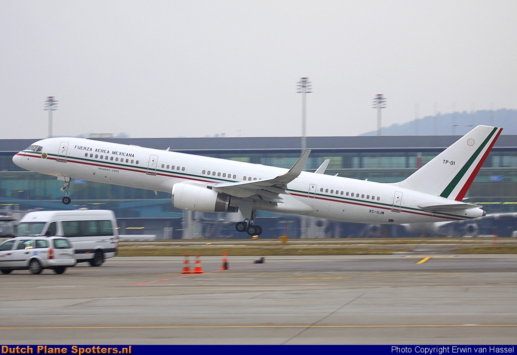 TP-01 / XC-UJM Boeing 757-200 MIL - Mexican Air Force by Erwin van Hassel